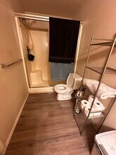 1824 SW Reindeer Ave in Redmond, OR - Building Photo - Building Photo