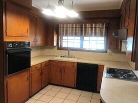 3213 Hatcher Rd in Shreveport, LA - Building Photo