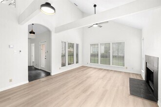 6507 Cat Creek Trail in Austin, TX - Building Photo - Building Photo