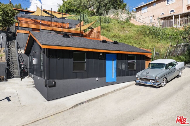 3015 Future Pl in Los Angeles, CA - Building Photo - Building Photo