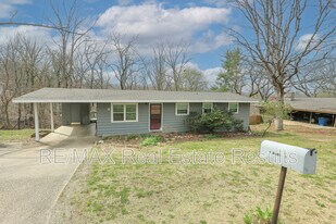 9 Finger Dr in Bella Vista, AR - Building Photo