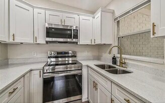 1914 E Crenshaw St in Tampa, FL - Building Photo