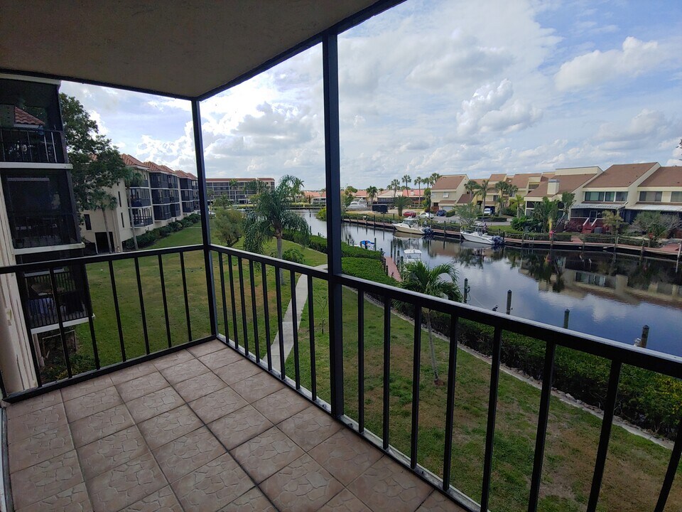 25188 Marion Ave, Unit B203 in Punta Gorda, FL - Building Photo
