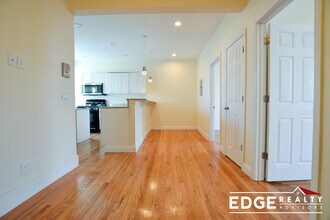 1872 Commonwealth Ave in Boston, MA - Foto de edificio - Building Photo