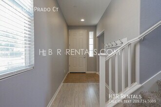 132 W Del Prado Ct in Tracy, CA - Building Photo - Building Photo