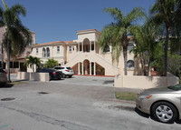 131 Antiquera Ave in Coral Gables, FL - Building Photo - Building Photo