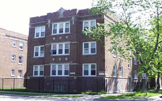 4900-4902 N Whipple St Apartments