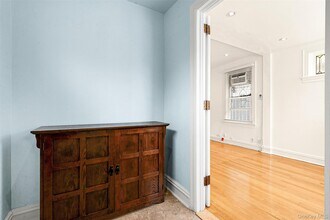 68-39 Kessel St in Queens, NY - Building Photo - Building Photo