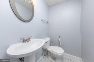 2307 Greenwood Dr in Lindenwold, NJ - Building Photo - Building Photo