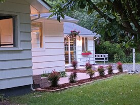 711 N Third St in Westport, WA - Building Photo