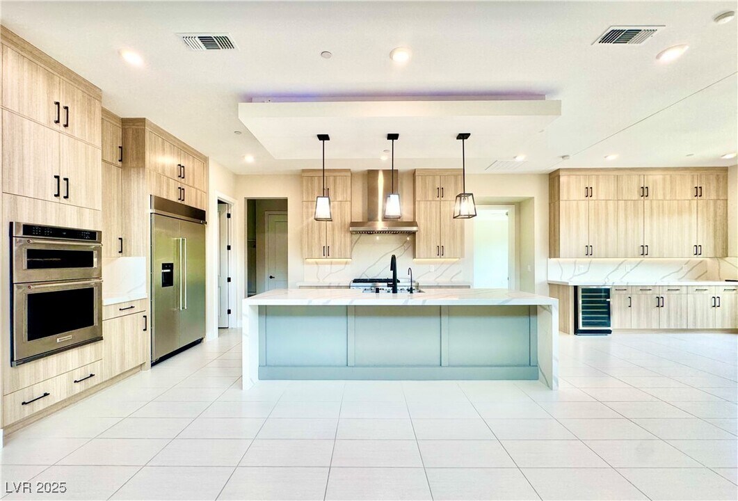 12160 Harris Smt Ave in Las Vegas, NV - Building Photo