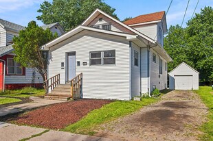 6929 13th Ave in Kenosha, WI - Building Photo