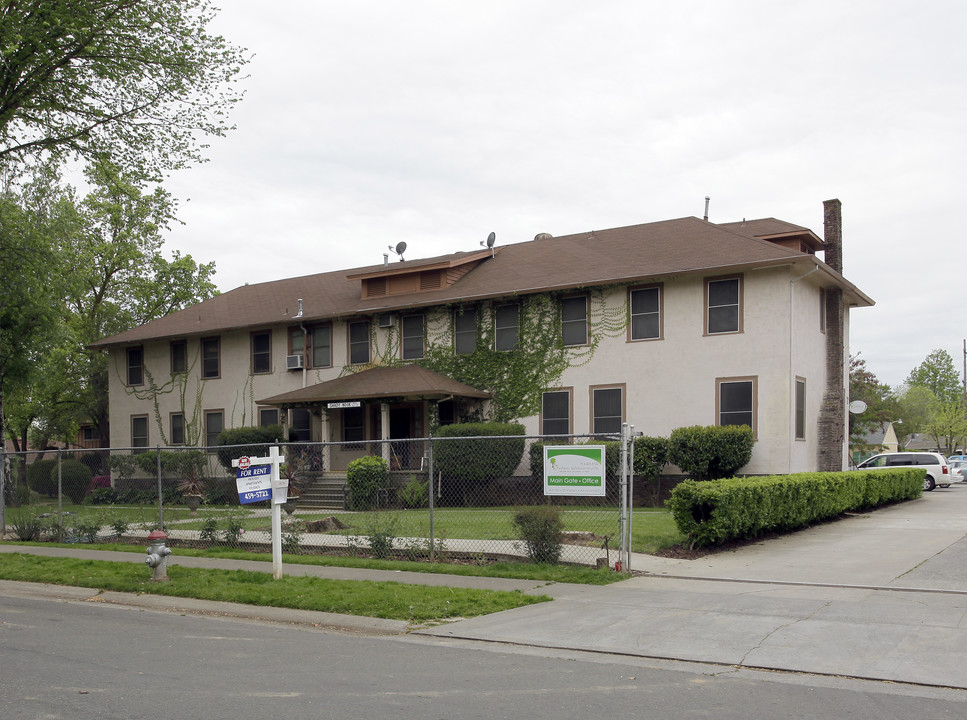 Fairhaven Estates in Sacramento, CA - Building Photo