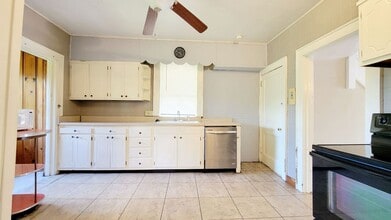 305 Lyndhurst St in Morgantown, WV - Building Photo - Building Photo