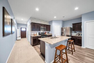 21023 Creighton Wood Dr in New Caney, TX - Building Photo - Building Photo