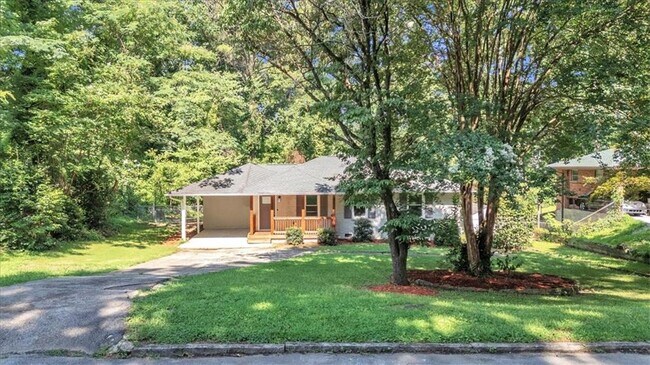 2473 Harwood Dr in East Point, GA - Building Photo - Building Photo