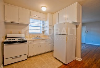 896 Greenwood Ave NE-Unit -01 in Atlanta, GA - Building Photo - Building Photo