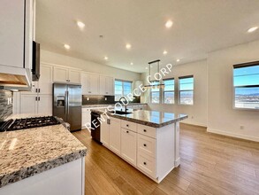 26987 Hummingbird Ln in Valencia, CA - Building Photo - Building Photo