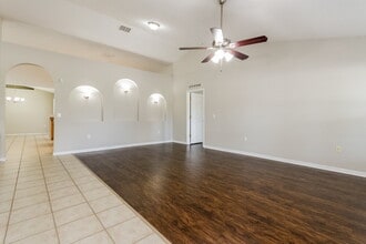 4910 Newton Ct in St. Cloud, FL - Building Photo - Building Photo