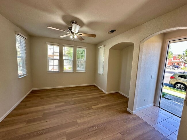 17312 Misty Wds Ln in Lathrop, CA - Building Photo - Building Photo