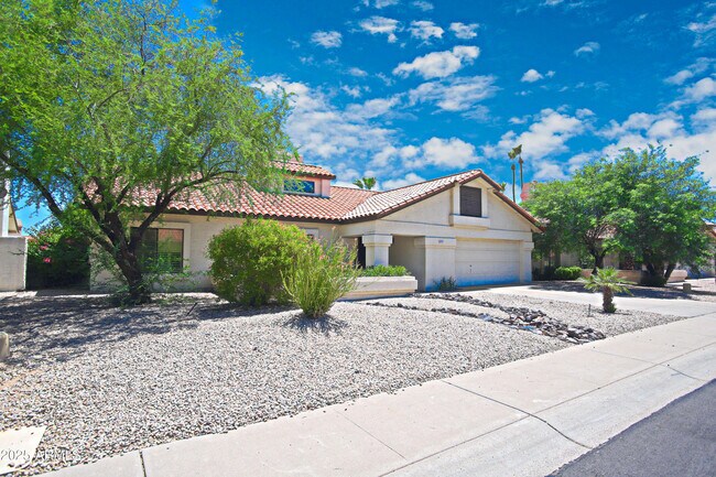 10575 E Mission Ln in Scottsdale, AZ - Building Photo - Building Photo