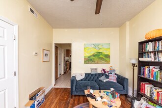 3107 N Bernard St-Unit -2 in Chicago, IL - Building Photo - Building Photo