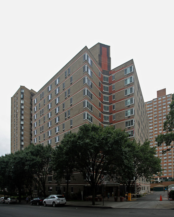 Senior Living- B'nai B'rith of Queens in Flushing, NY - Building Photo