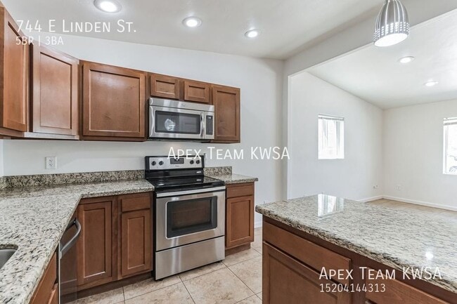 property at 744 E Linden St