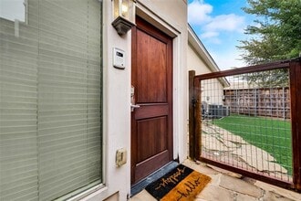 4973 Thunder Rd in Dallas, TX - Building Photo - Building Photo
