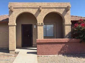 2737 N Salem, Unit 103 in Mesa, AZ - Building Photo