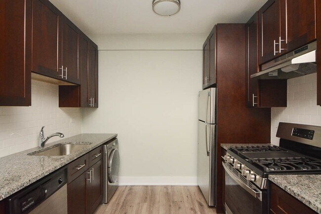 728 St Johns Ave in Highland Park, IL - Building Photo - Building Photo