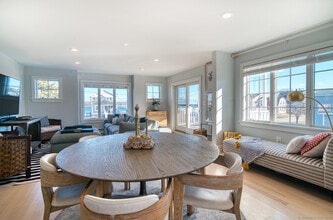 99 Jupiter Point Rd in Groton, CT - Building Photo - Building Photo
