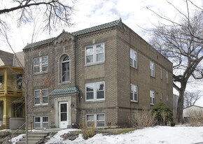 2526 Garfield Ave in Minneapolis, MN - Building Photo
