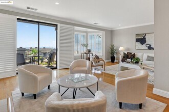 64 Schooner Hill in Oakland, CA - Building Photo - Building Photo