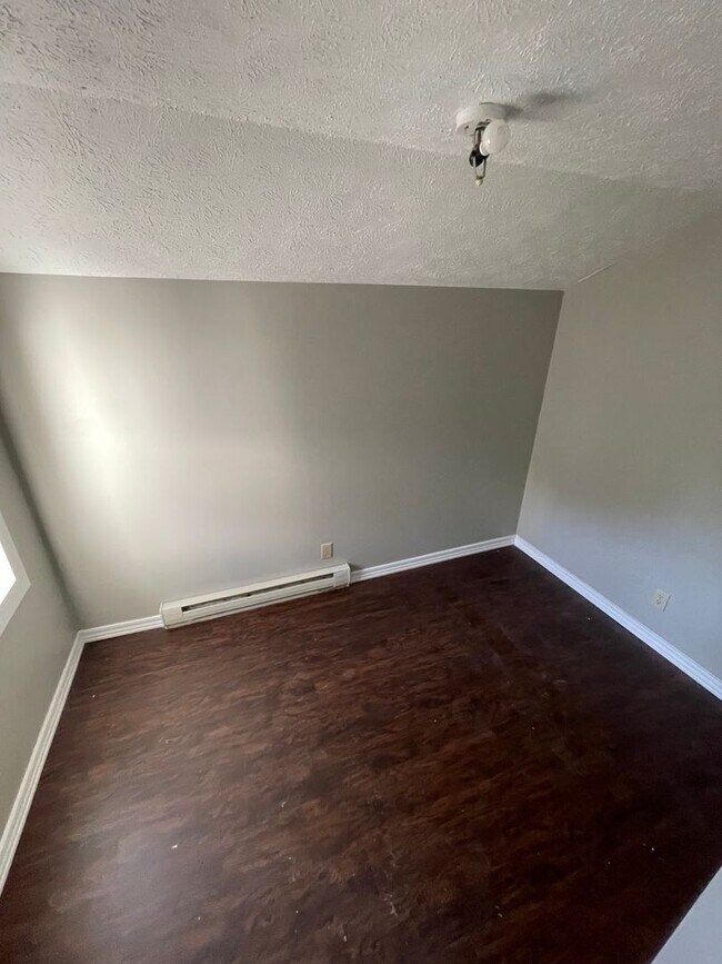 651 E Wabash St-Unit -Unit 02 in Frankfort, IN - Building Photo - Building Photo