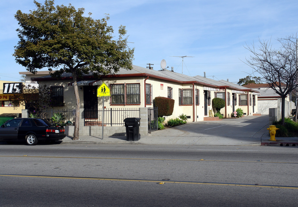 117 E Arbor Vitae St in Inglewood, CA - Foto de edificio