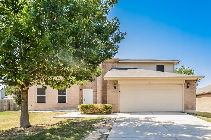 113 Nighthawk Dr in Krum, TX - Building Photo