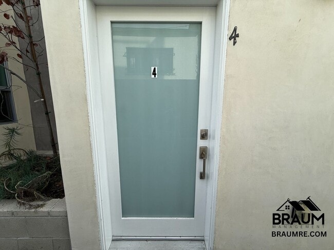 1541 Franklin St in Santa Monica, CA - Building Photo - Building Photo
