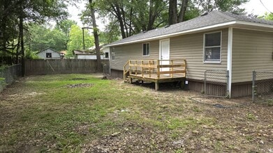 199 Holmes St in Hawkins, TX - Building Photo - Building Photo