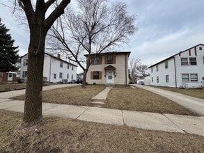 4608-4610 W Howard Ave in Milwaukee, WI - Building Photo - Building Photo