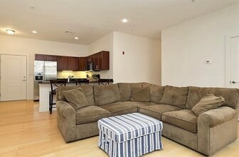 9 Gardner St, Unit 5 in Boston, MA - Building Photo - Building Photo