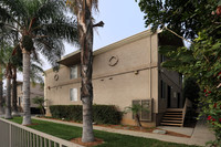 Esplanade Apartments in Orange, CA - Building Photo - Building Photo