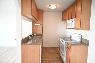 23306 Marigold Ave in Torrance, CA - Building Photo - Building Photo