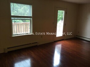 411 Old County Rd, Unit Apt. 8 in Hampden, ME - Building Photo - Building Photo
