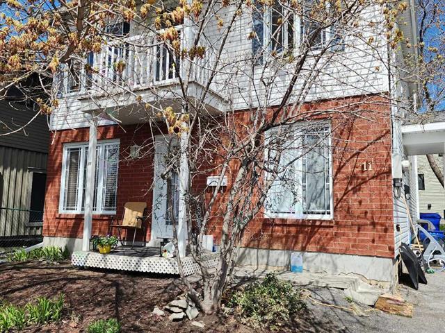 11 Rue Harvey in Gatineau, QC - Building Photo