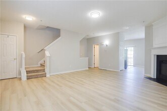 1200 Charleston Ct in Woodstock, GA - Building Photo - Building Photo