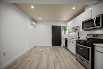 1139 Bellevue Ave in Los Angeles, CA - Foto de edificio - Building Photo