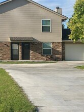226 Skylark Ct in Norman, OK - Building Photo - Building Photo