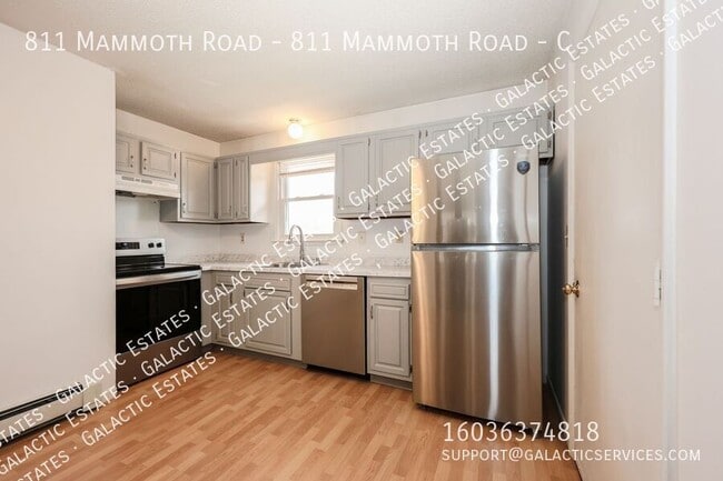 811 Mammoth Rd in Manchester, NH - Building Photo - Building Photo