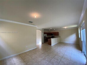 11259 NW 44th Terrace in Doral, FL - Building Photo - Building Photo